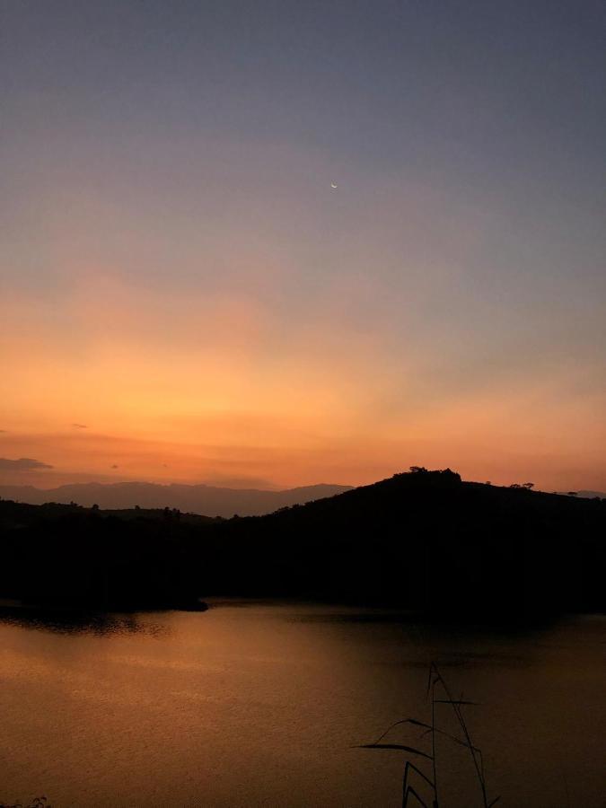 Mwamba Kelele Lodge Fort Portal Exteriör bild