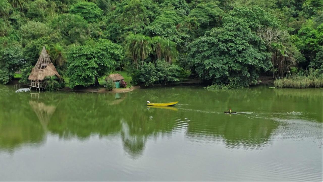 Mwamba Kelele Lodge Fort Portal Exteriör bild