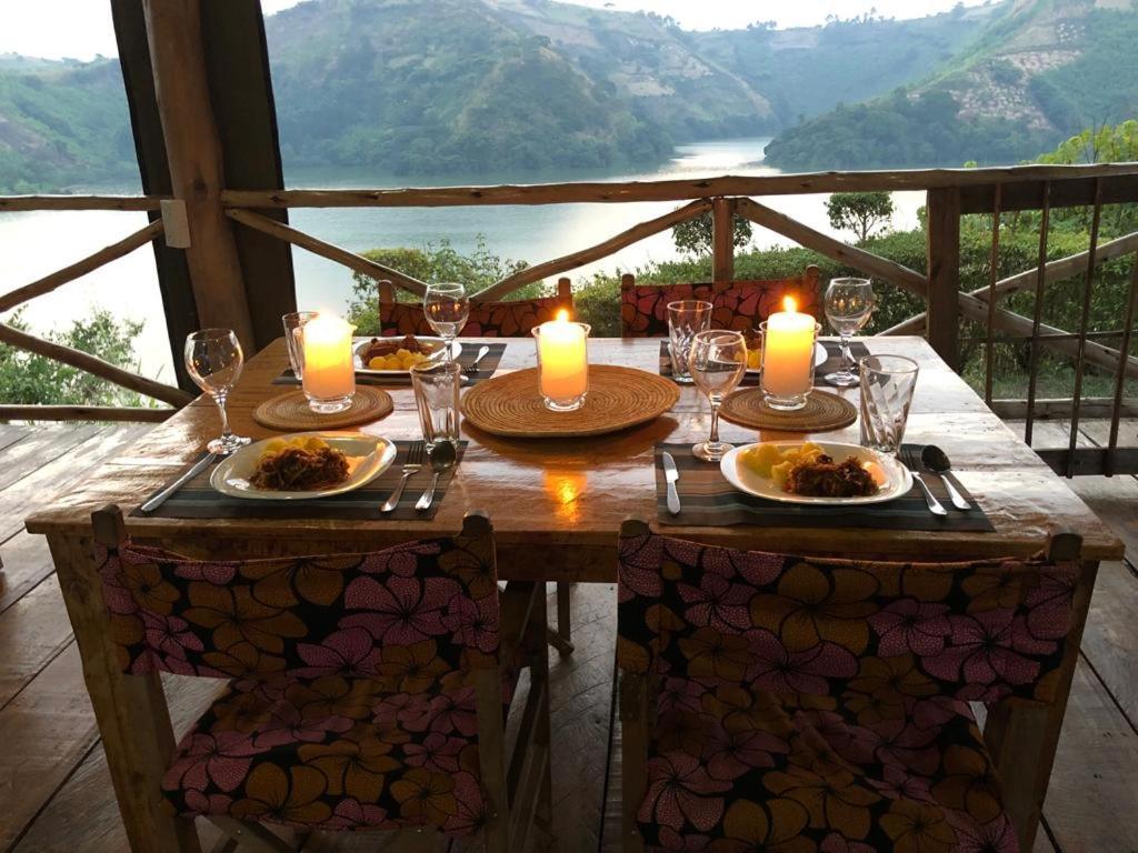 Mwamba Kelele Lodge Fort Portal Exteriör bild
