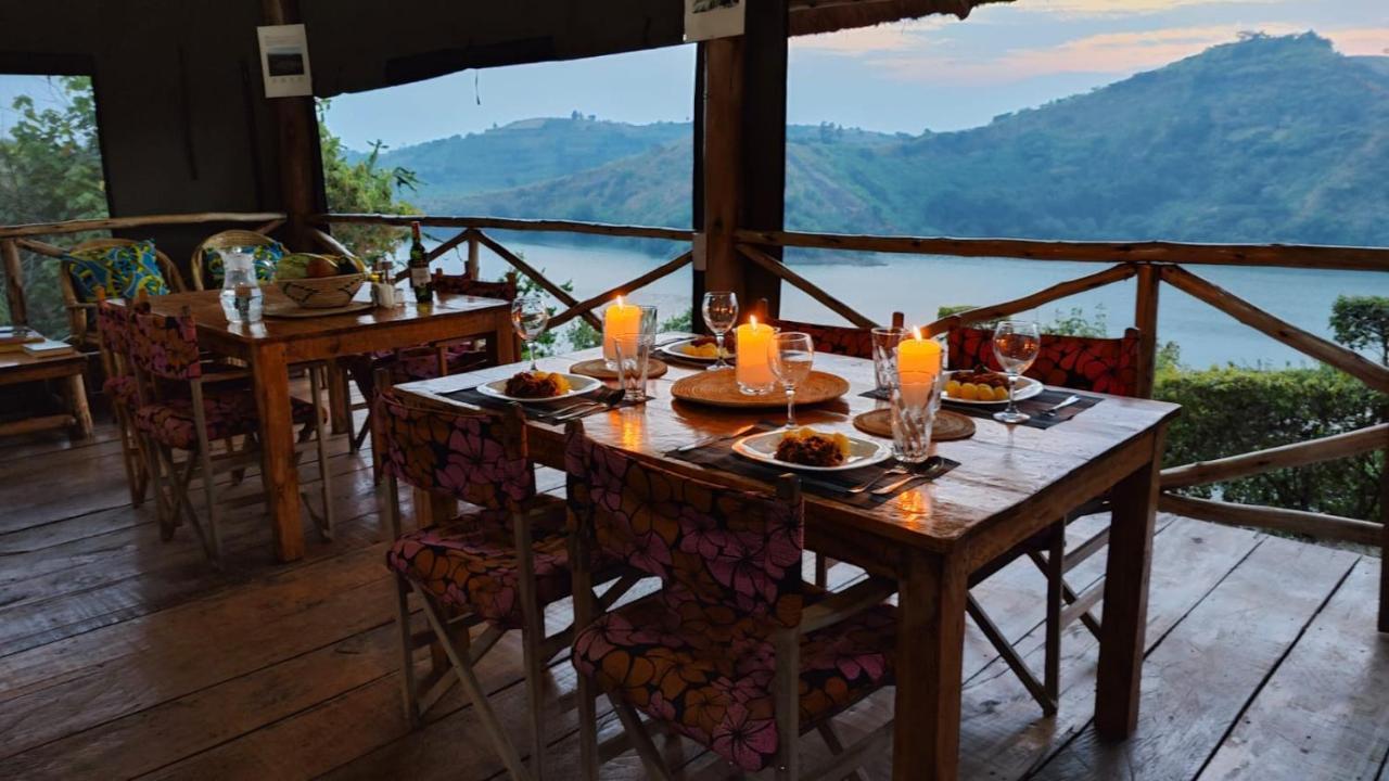Mwamba Kelele Lodge Fort Portal Exteriör bild