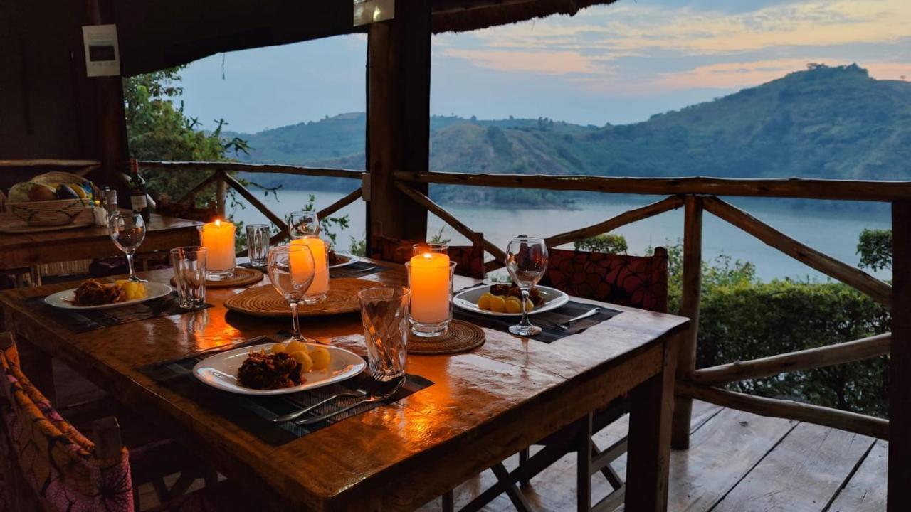 Mwamba Kelele Lodge Fort Portal Exteriör bild