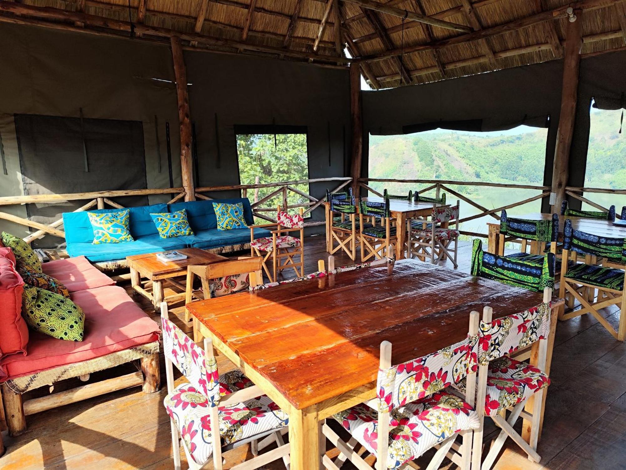 Mwamba Kelele Lodge Fort Portal Exteriör bild