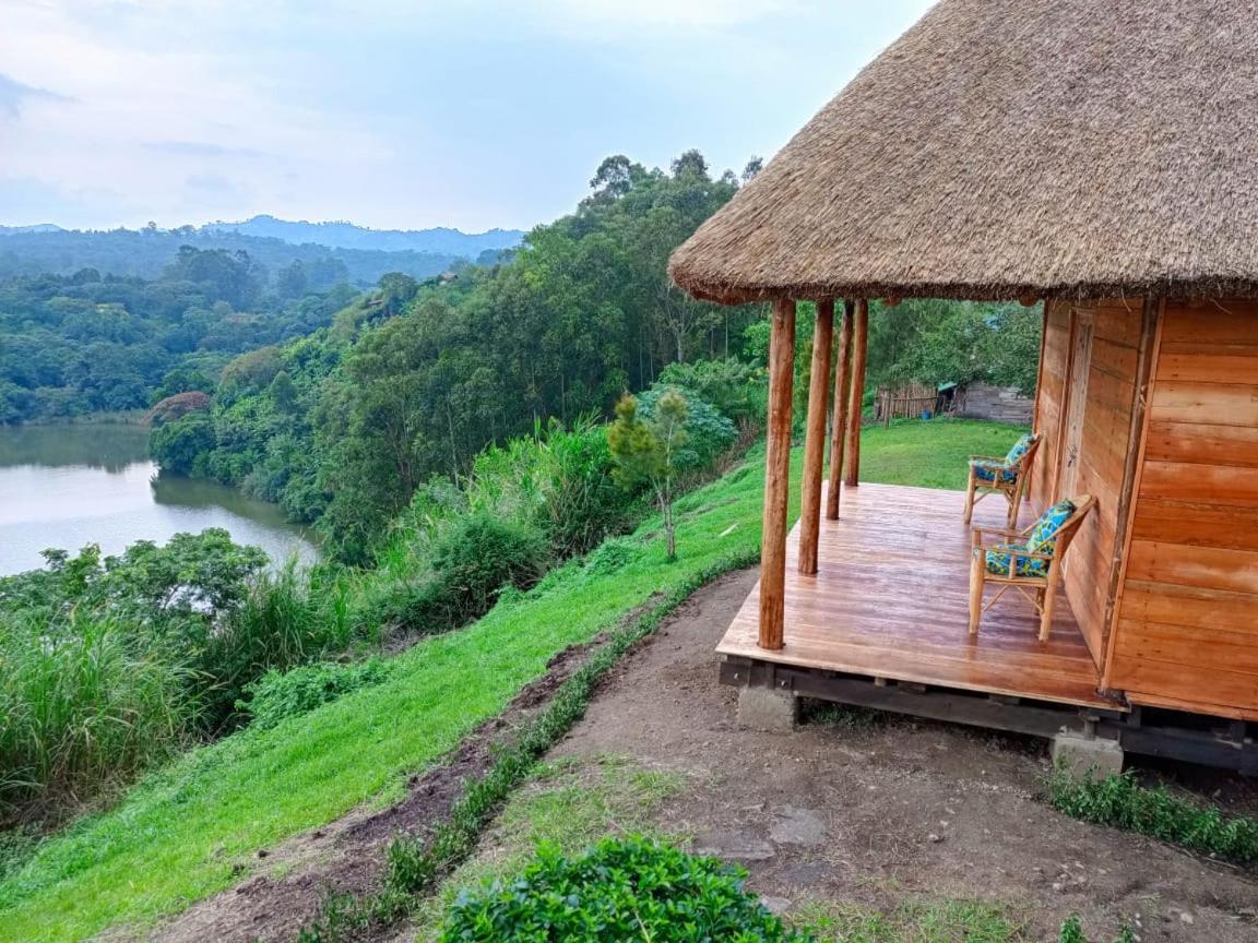 Mwamba Kelele Lodge Fort Portal Exteriör bild