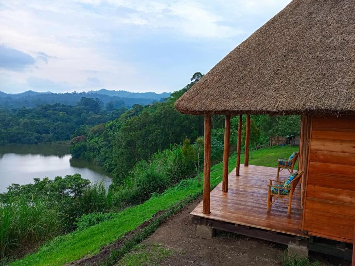 Mwamba Kelele Lodge Fort Portal Exteriör bild