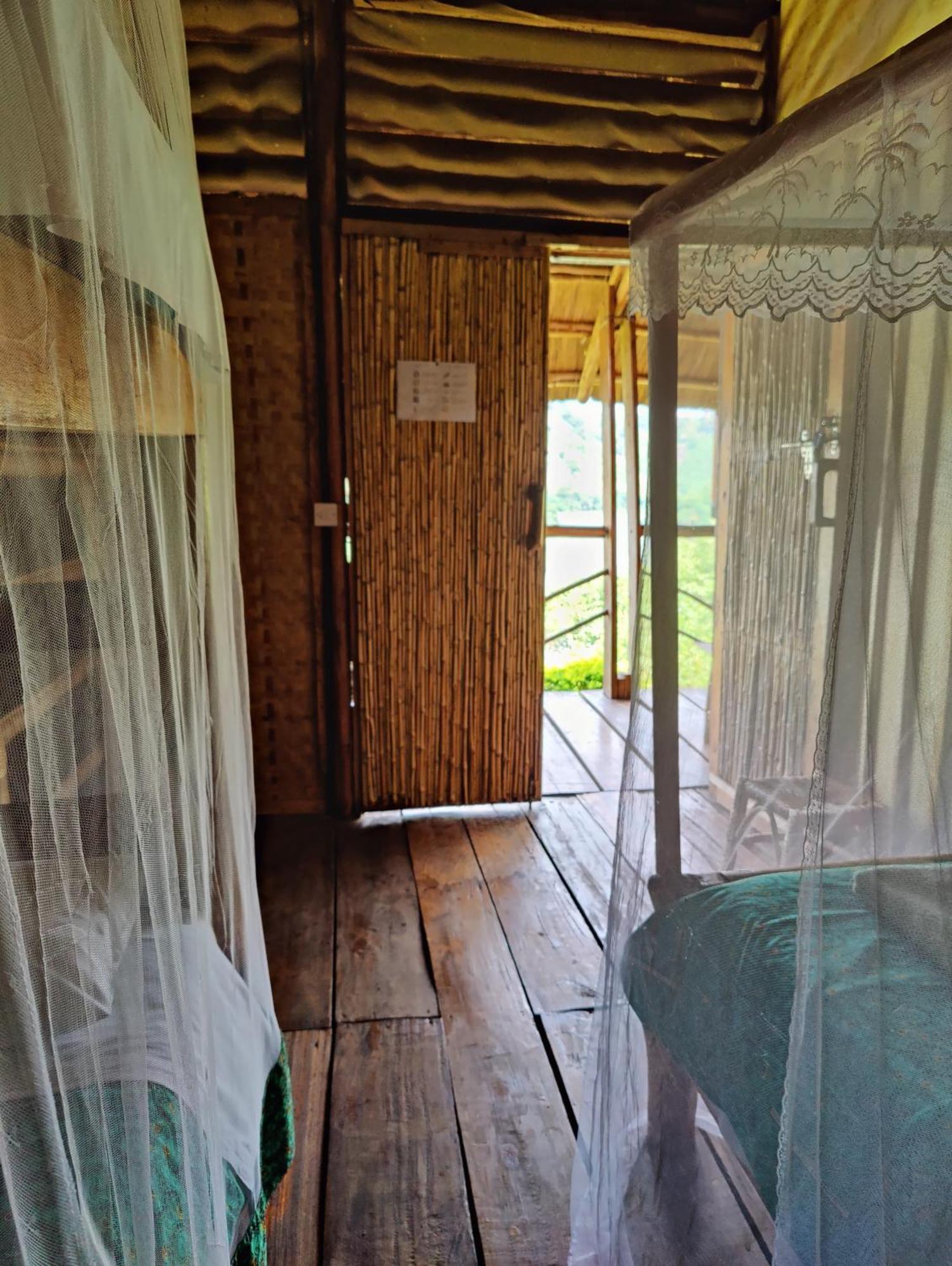Mwamba Kelele Lodge Fort Portal Exteriör bild