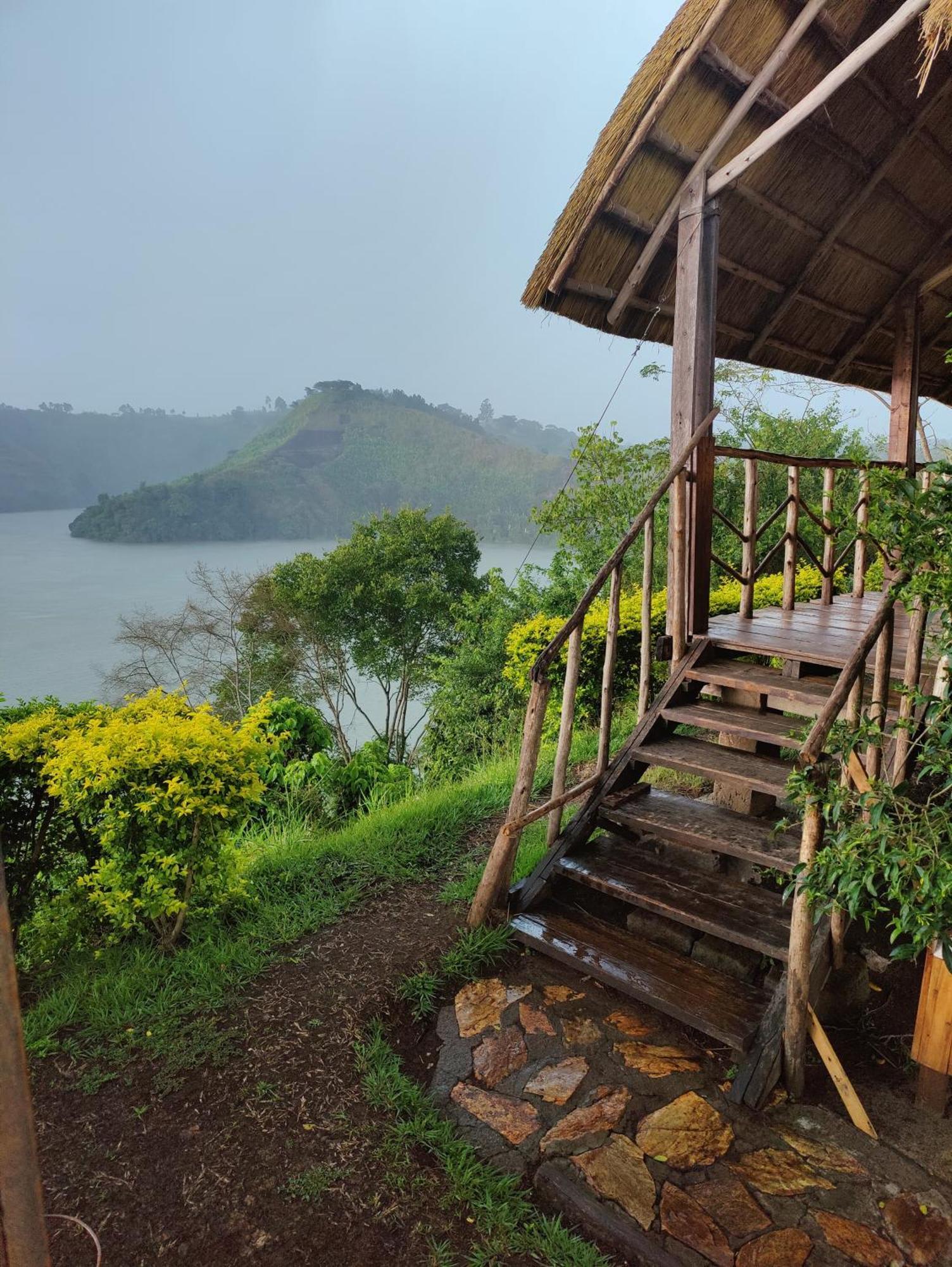 Mwamba Kelele Lodge Fort Portal Exteriör bild